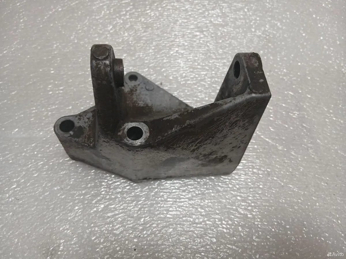 Кронштейн гура Nissan Primera P12 — фото 2