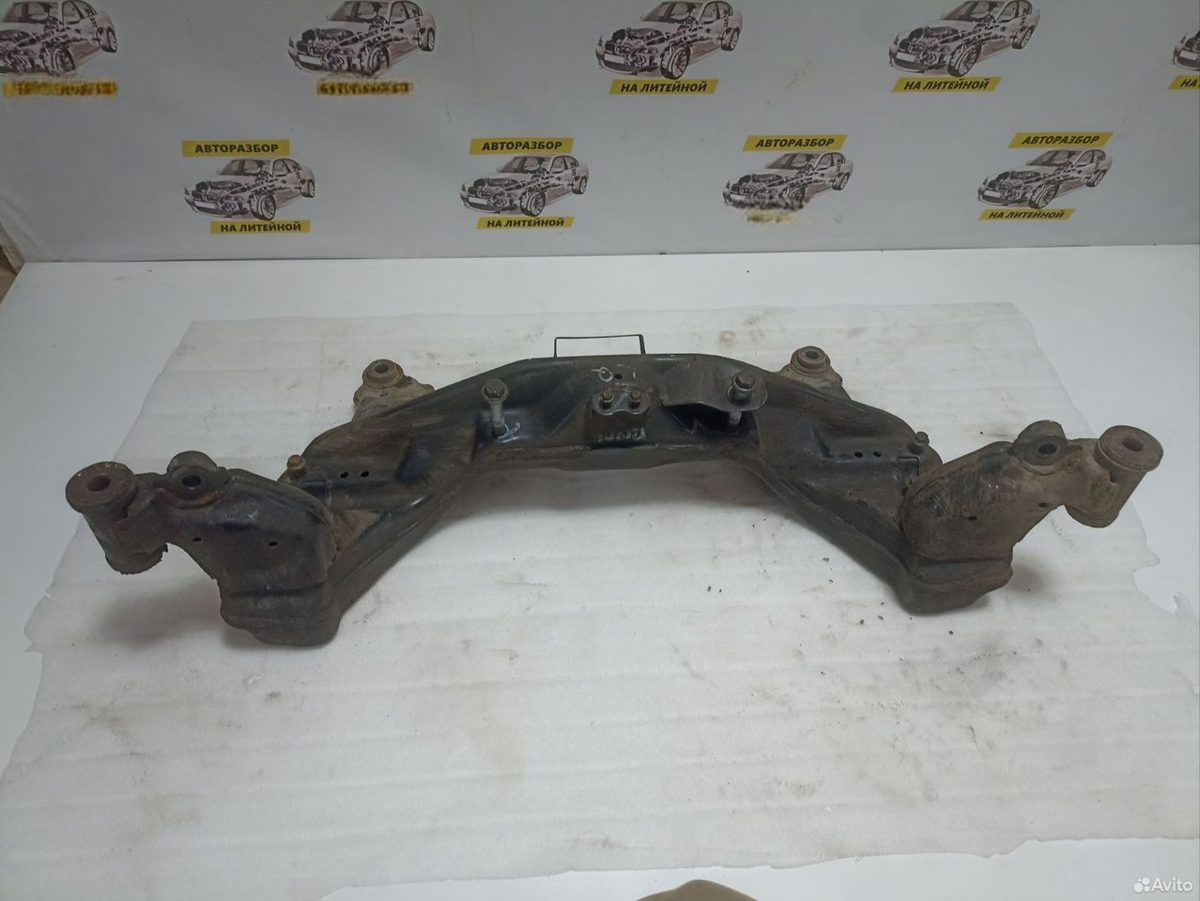 Подрамник передний Nissan Primera P12