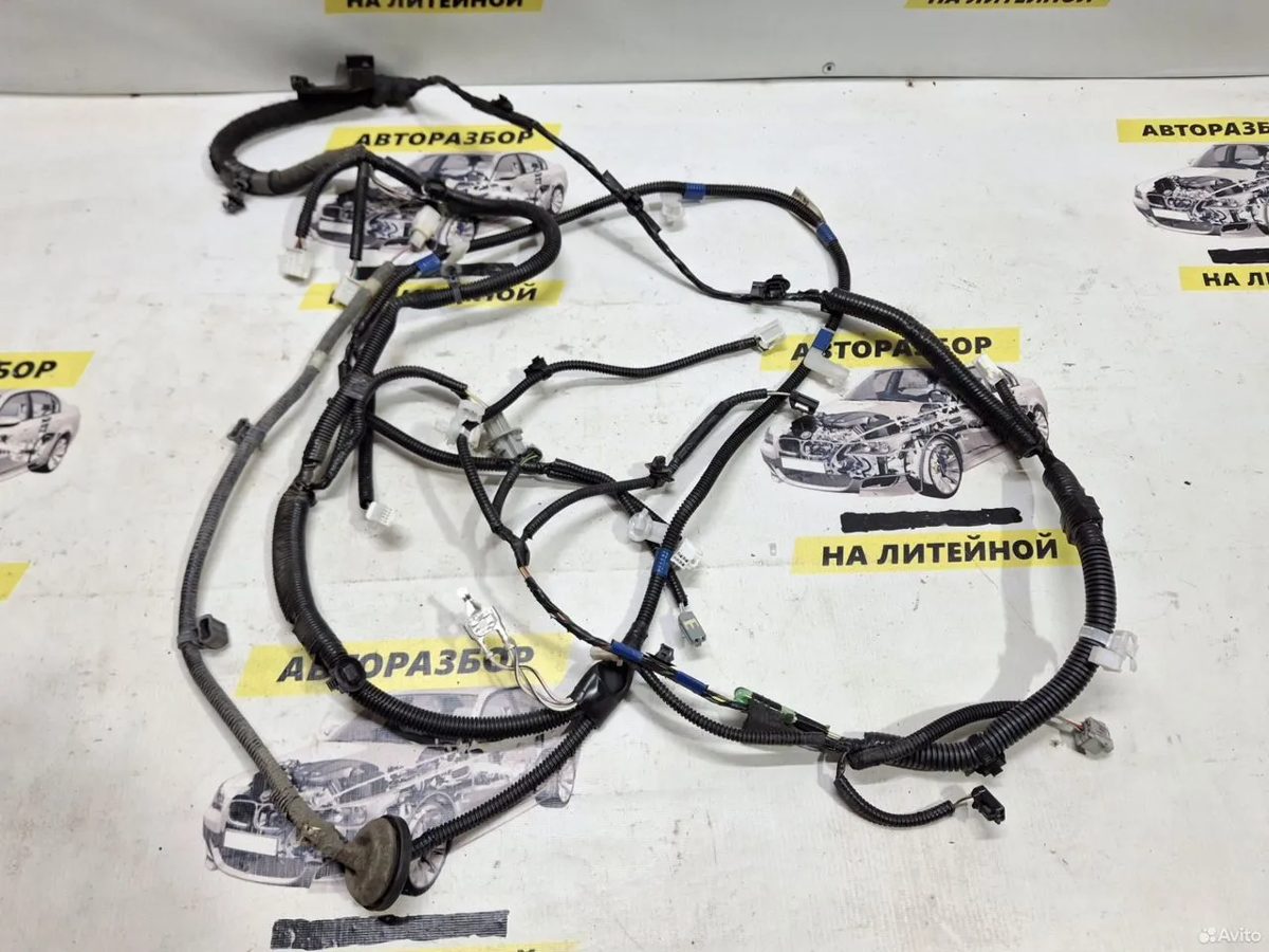 Проводка крышки багажника Toyota Camry XV55