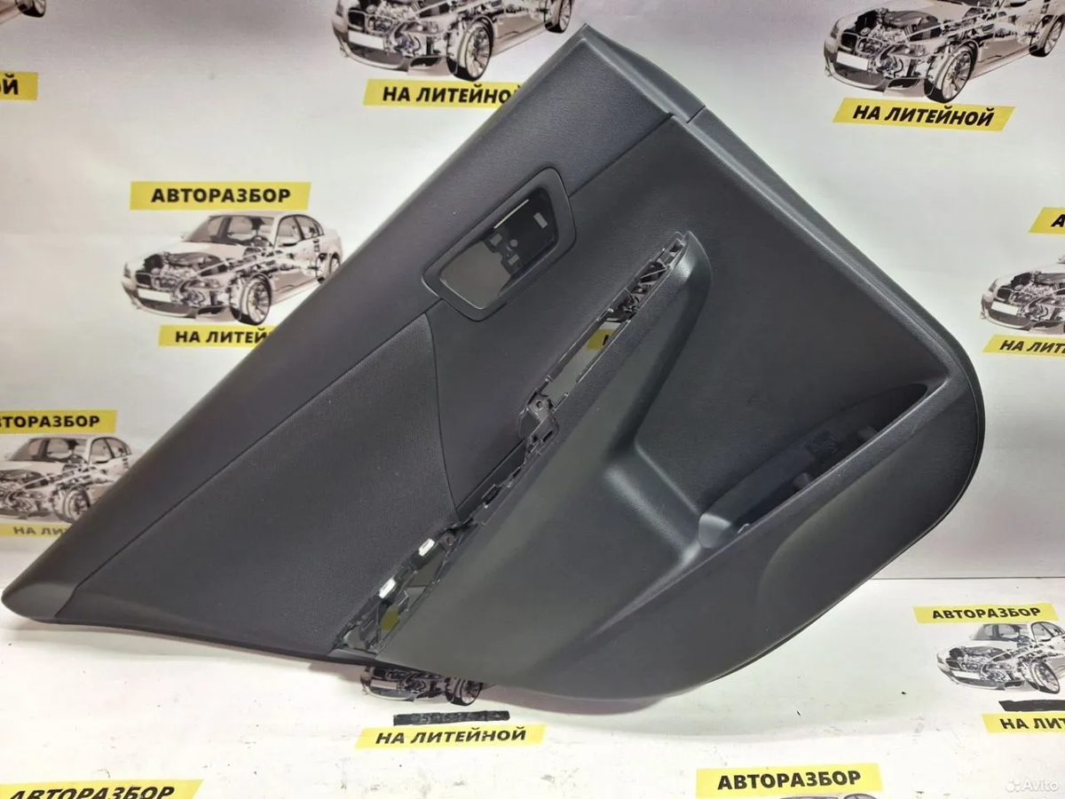 Обшивка двери задняя левая Toyota Camry XV50
