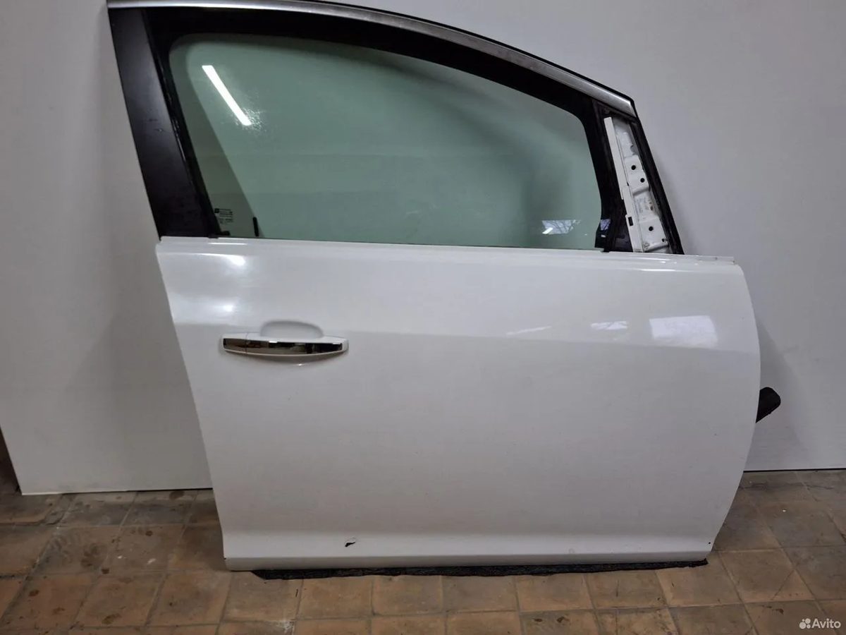 Дверь передняя правая Opel Astra J