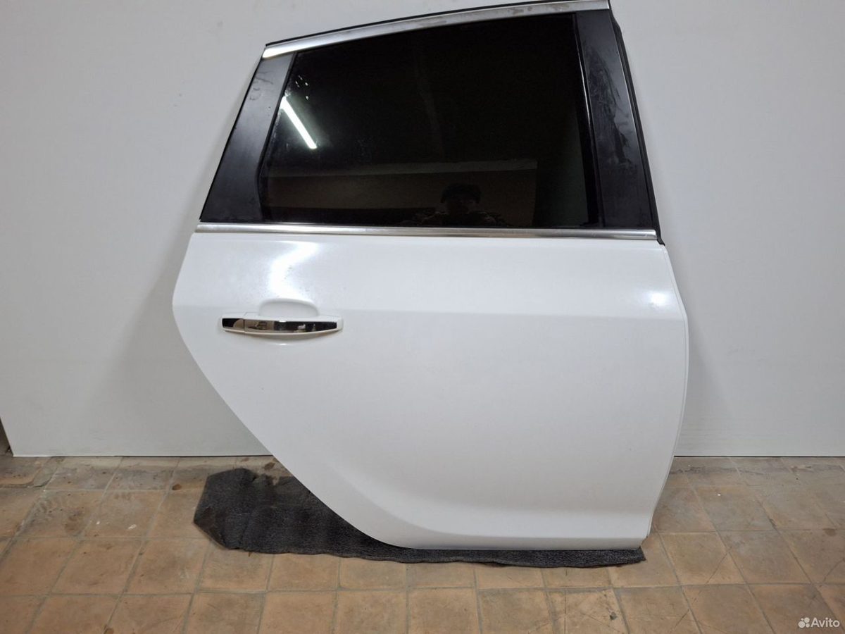 Дверь задняя правая Opel Astra J