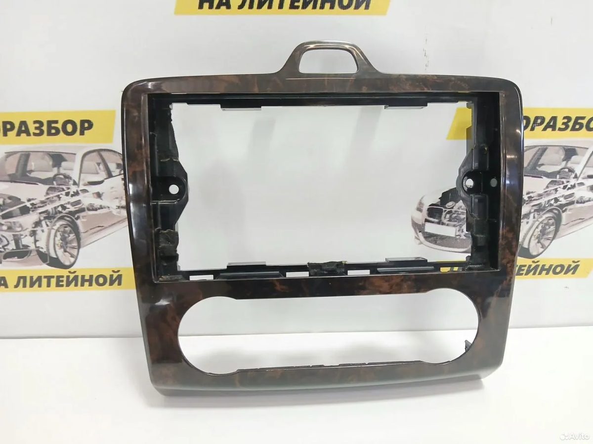Рамка магнитолы Ford Focus 2