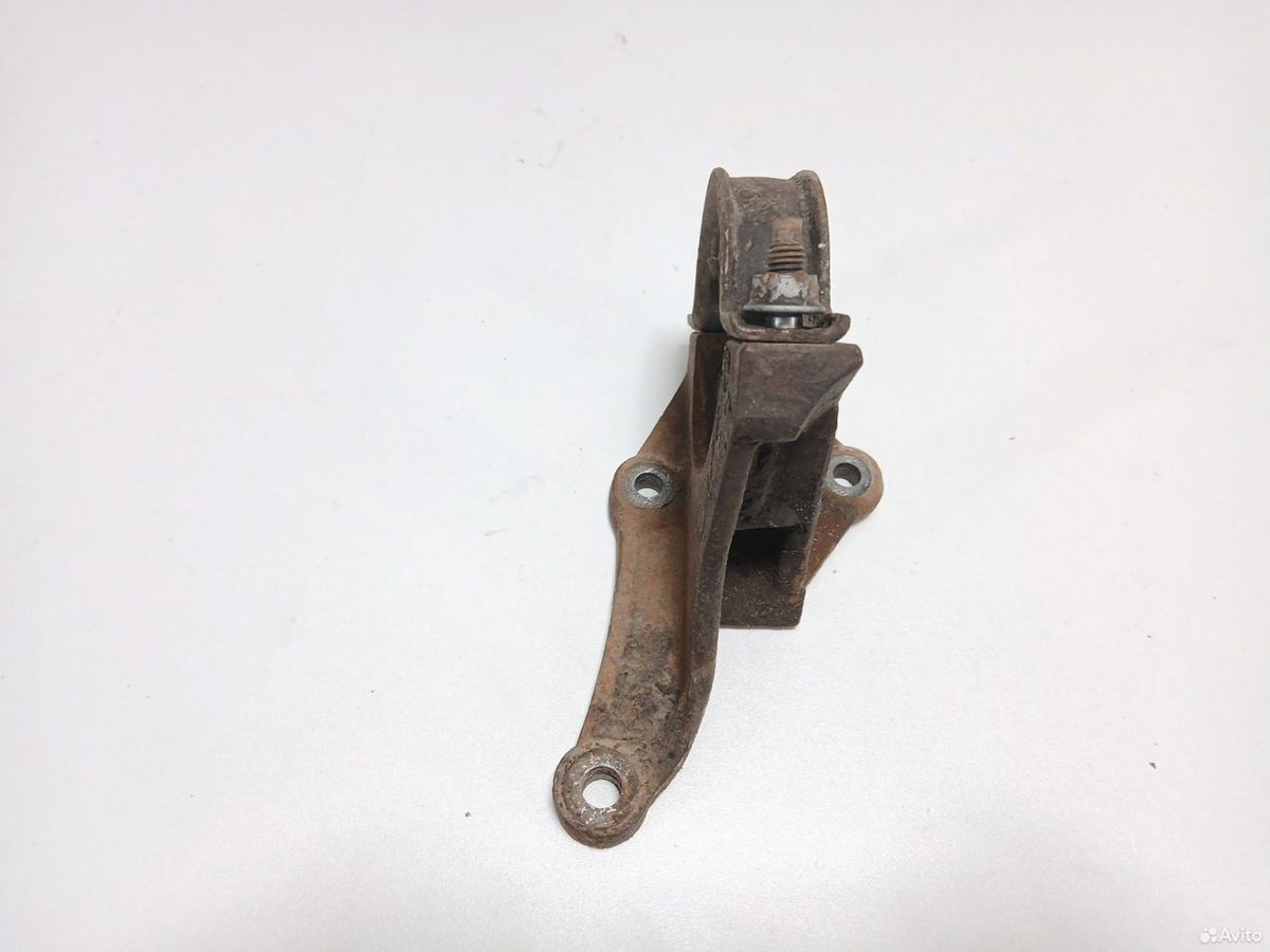 Кронштейн привода Ford Focus 2