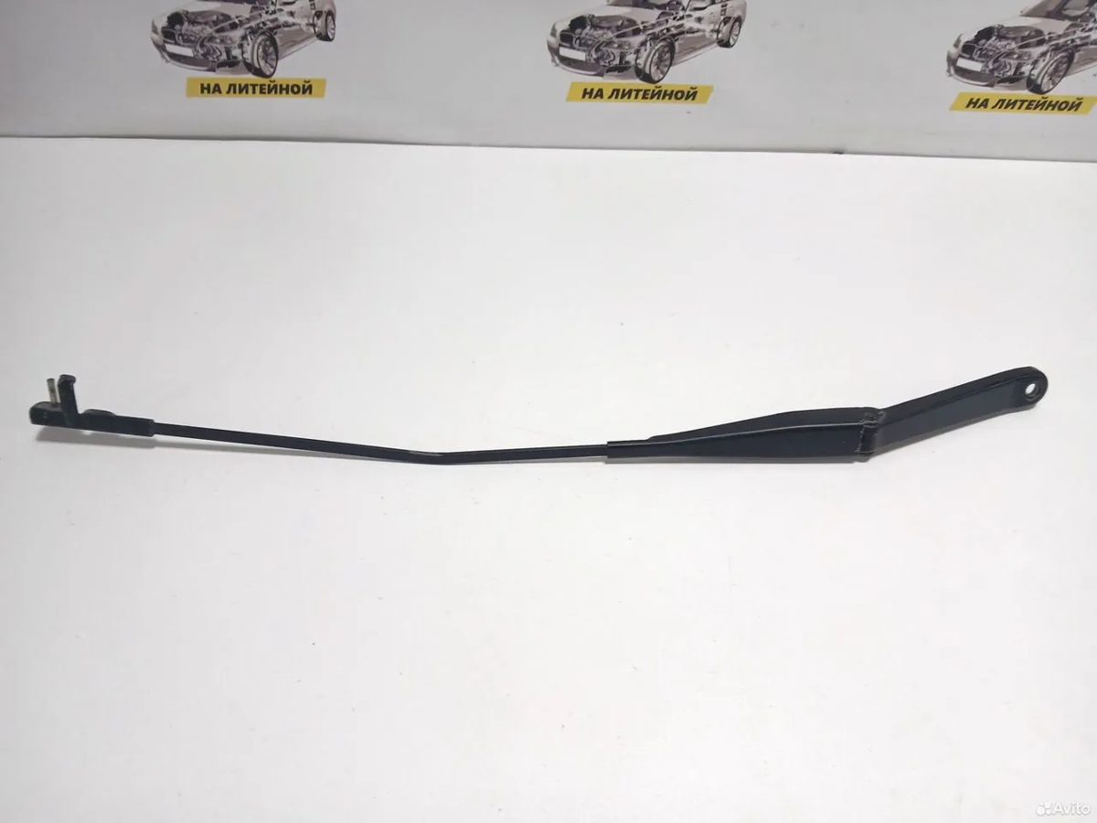 Поводок дворника правый Ford Focus 2