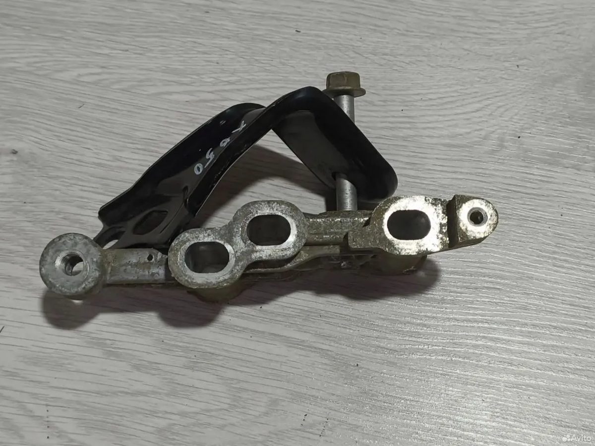 Кронштейн двигателя Toyota Camry XV50 — фото 2