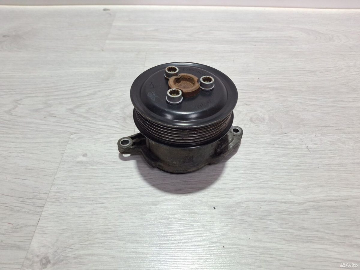 Насос водяной помпа 1.2 cbzb Skoda Yeti