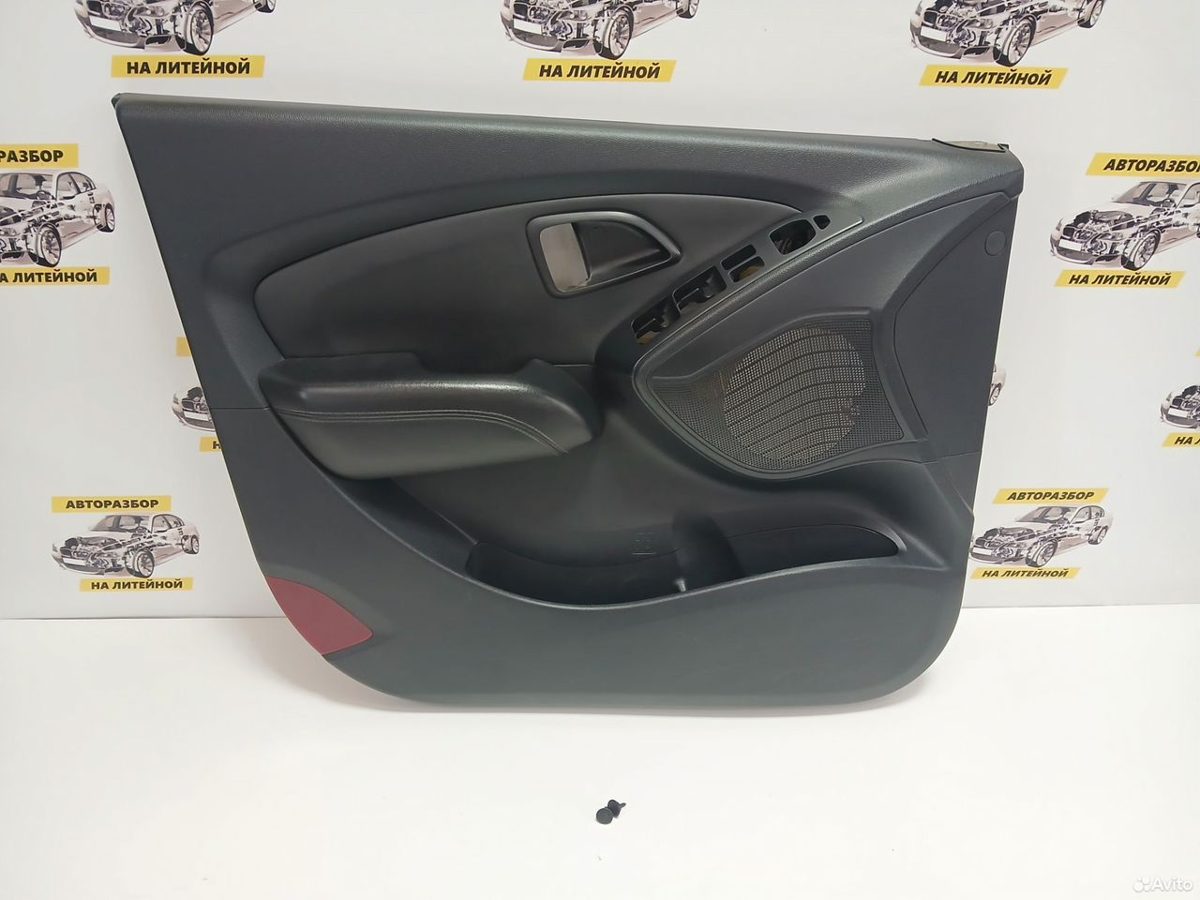 Обшивка двери передняя левая Hyundai IX35 2011