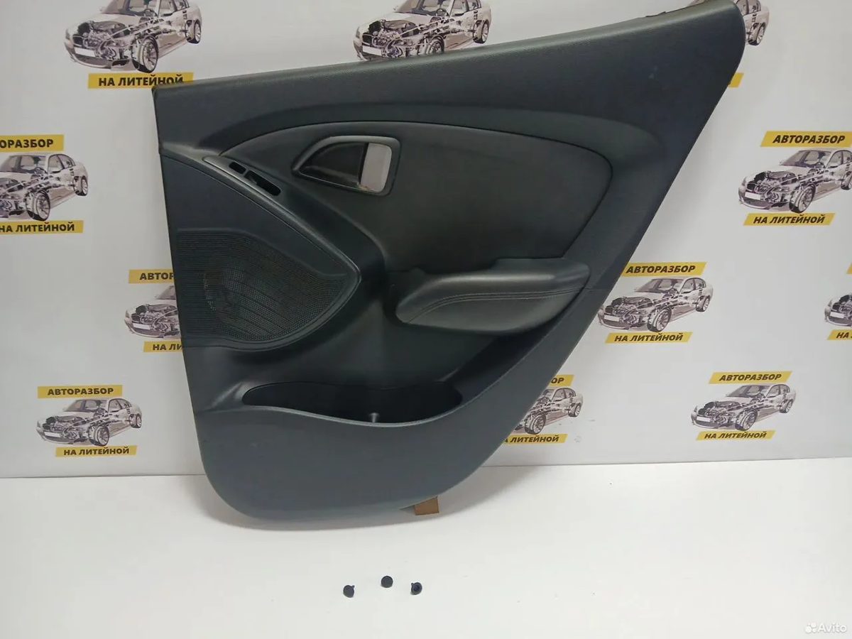 Обшивка двери задняя правая Hyundai IX35 2011