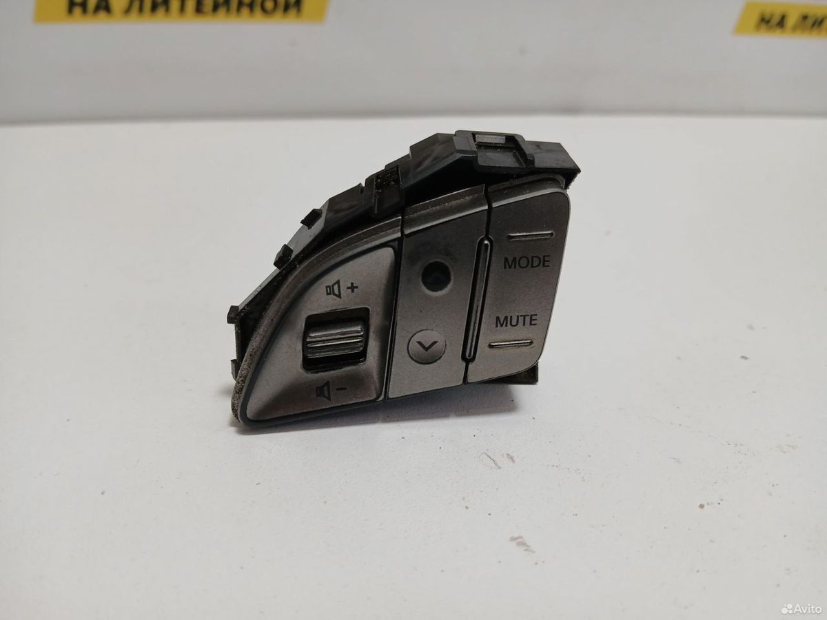 Кнопки руля слева Hyundai IX35 2011