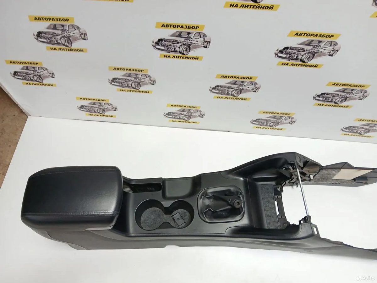 Подлокотник в сборе Hyundai IX35 — фото 2