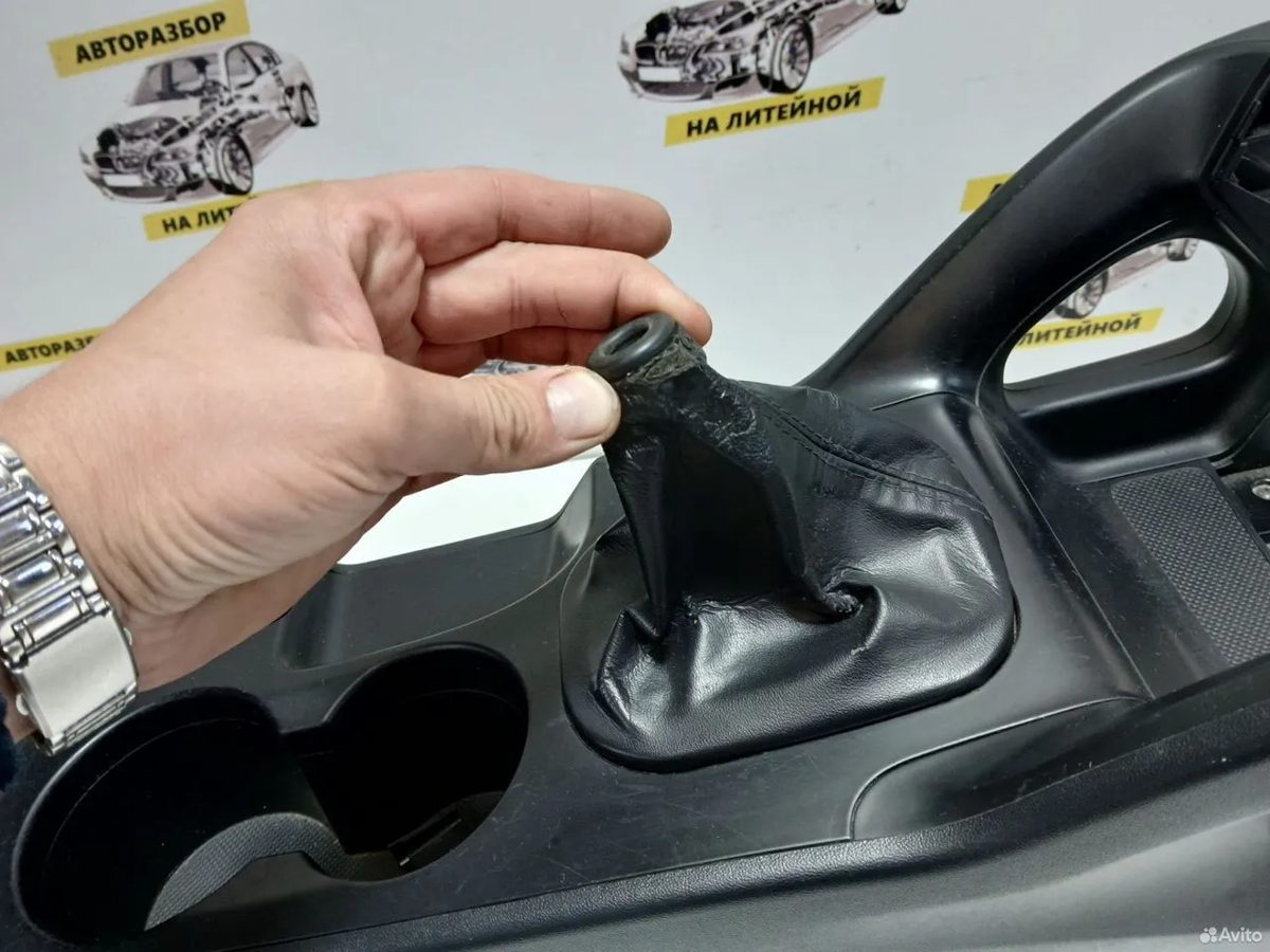Подлокотник в сборе Hyundai IX35 — фото 4